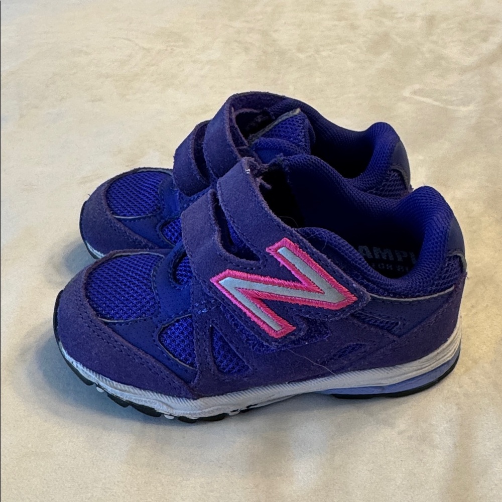 Girls New Balance 888 Sneakers in Purple and Pink w/ Velcro closure, sz 5 - Picture 3 of 7